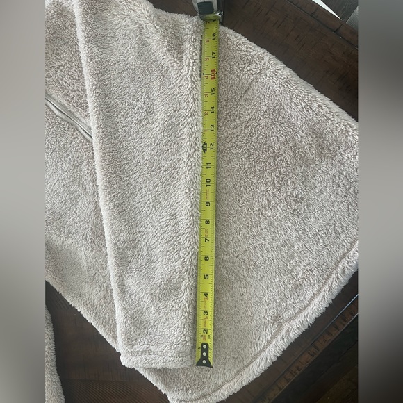 H&M Half Zip Sherpa Fleece in Beige - Picture 5 of 9